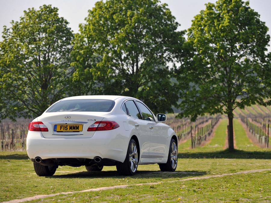  Infiniti M30d S 2010 года  (UK) (фото 11 из 15)